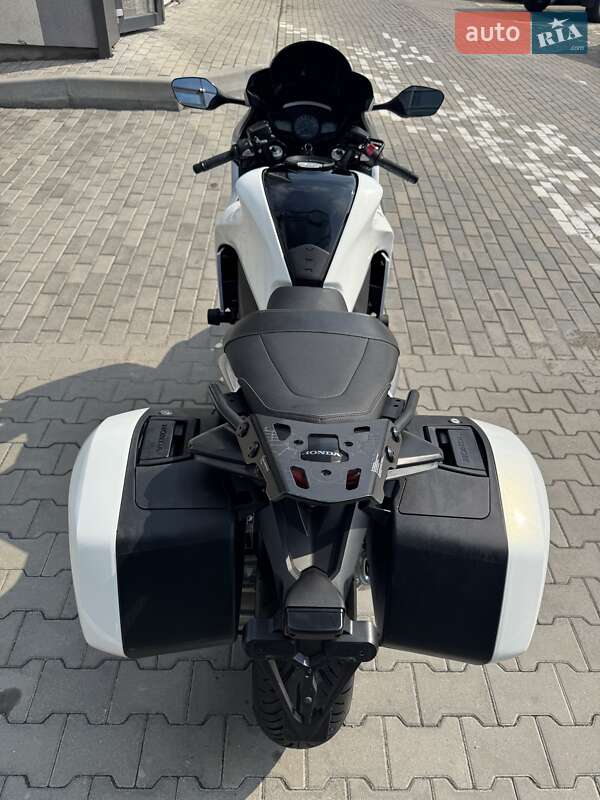 Мотоцикл Спорт-туризм Honda VFR 1200F 2010 в Ровно