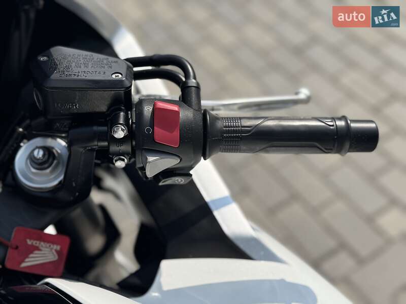 Мотоцикл Спорт-туризм Honda VFR 1200F 2010 в Ровно