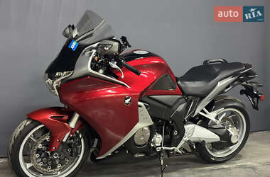 Мотоцикл Спорт-туризм Honda VFR 1200F 2010 в 