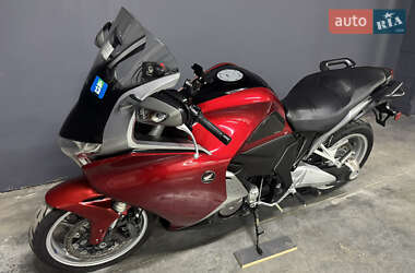 Мотоцикл Спорт-туризм Honda VFR 1200F 2010 в 