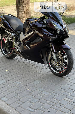 Мотоцикл Спорт-туризм Honda VFR 800 2004 в Кривому Розі