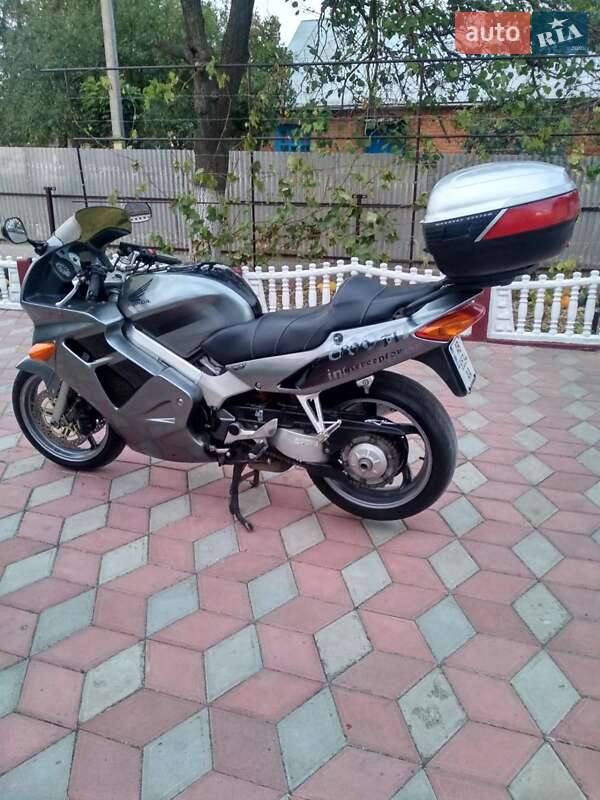 Мотоцикл Спорт-туризм Honda VFR 800 2001 в Звенигородці фото 3 Мотоцикл Спорт-туризм Honda VFR 800 2001 в Звенигородці
