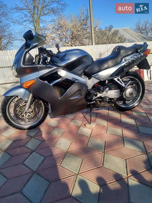 Мотоцикл Спорт-туризм Honda VFR 800 2001 в Звенигородці фото 4 Мотоцикл Спорт-туризм Honda VFR 800 2001 в Звенигородці