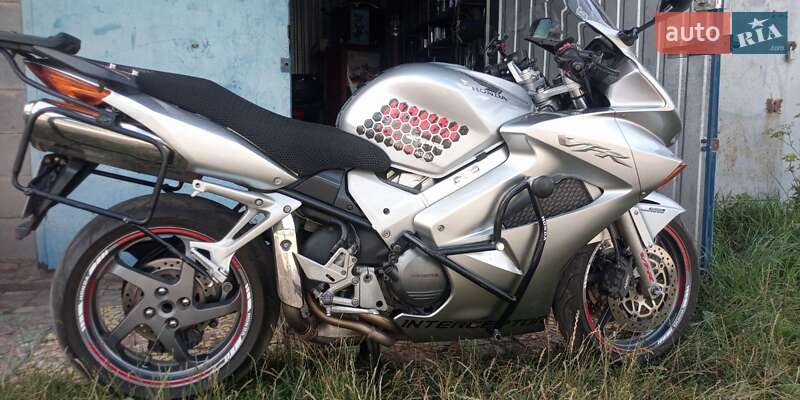 Мотоцикл Спорт-туризм Honda VFR 800F Interceptor 2004 в Бердичеві
