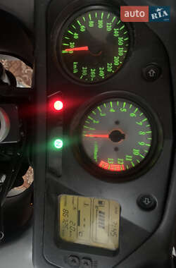 Мотоцикл Спорт-туризм Honda VFR 800F Interceptor 1999 в 