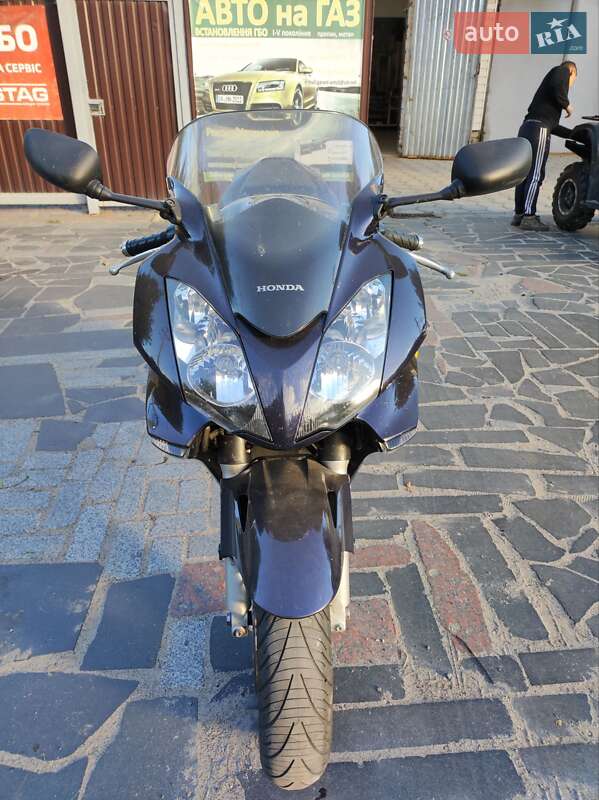 Мотоцикл Спорт-туризм Honda VFR 800F Interceptor 2007 в Звенигородке фото 5 Мотоцикл Спорт-туризм Honda VFR 800F Interceptor 2007 в Звенигородке