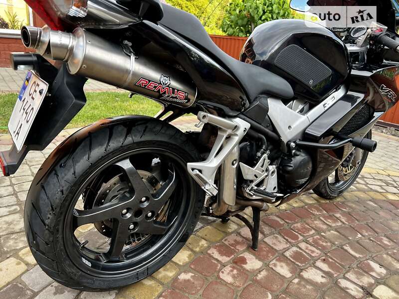 Спортбайк Honda VFR 800F Interceptor 2008 в Чернівцях фото 7 Спортбайк Honda VFR 800F Interceptor 2008 в Чернівцях