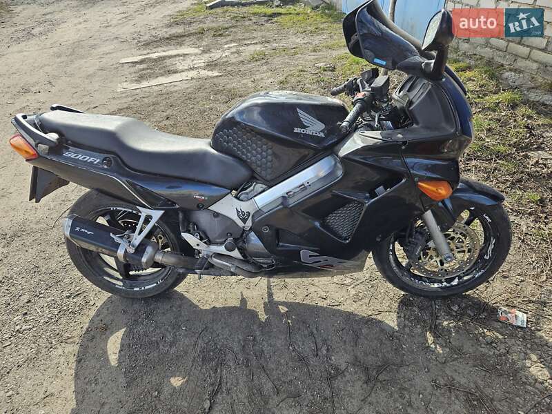 Мотоцикл Спорт-туризм Honda VFR 800F Interceptor 1999 в 