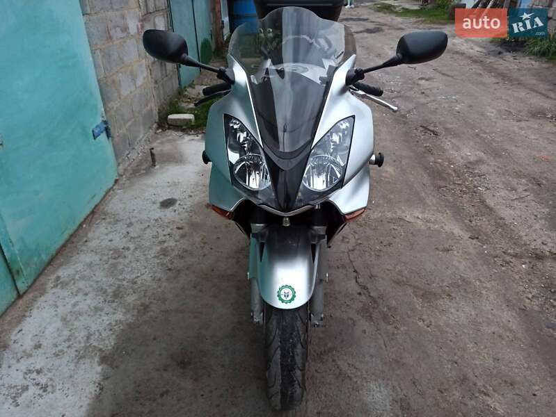 Мотоцикл Спорт-туризм Honda VFR 800F Interceptor 2004 в Бердичеві