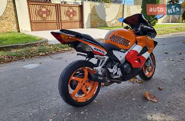 Мотоцикл Спорт-туризм Honda VFR 800F Interceptor 2002 в 