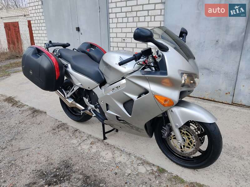 Мотоцикл Спорт-туризм Honda VFR 800F Interceptor 1998 в 