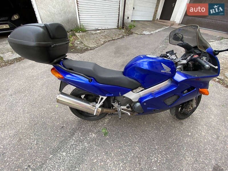 Мотоцикл Спорт-туризм Honda VFR 800F Interceptor 2000 в Обухове