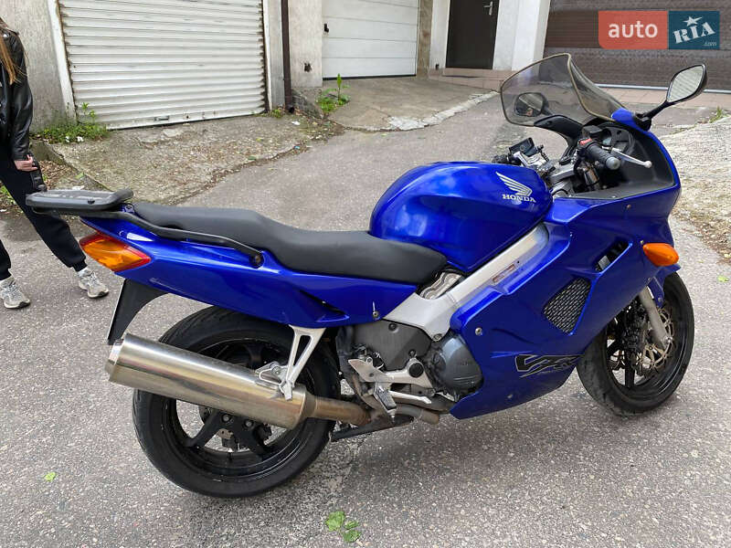 Мотоцикл Спорт-туризм Honda VFR 800F Interceptor 2000 в Обухове