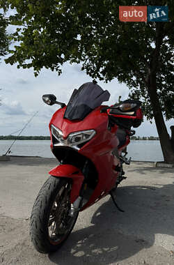 Мотоцикл Спорт-туризм Honda VFR 800F Interceptor 2014 в 