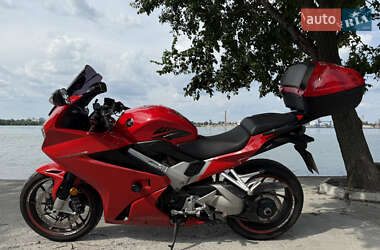 Мотоцикл Спорт-туризм Honda VFR 800F Interceptor 2014 в 