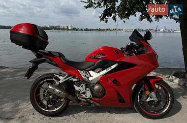 Мотоцикл Спорт-туризм Honda VFR 800F Interceptor 2014 в 