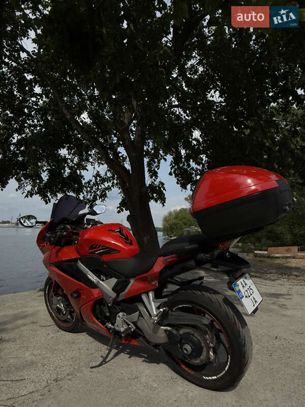 Мотоцикл Спорт-туризм Honda VFR 800F Interceptor 2014 в Дніпрі