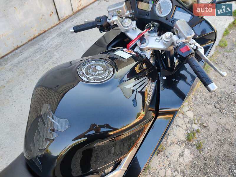 Мотоцикл Спорт-туризм Honda VFR 800F Interceptor 2008 в Кременчуці