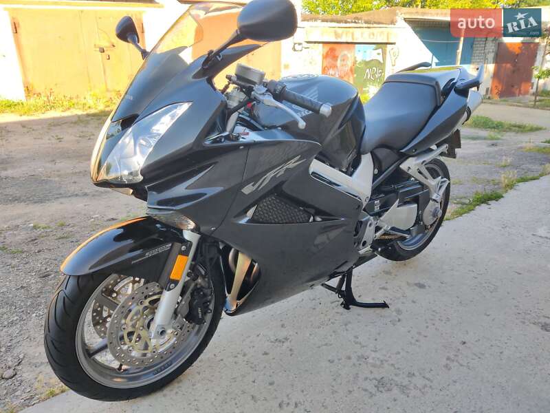 Мотоцикл Спорт-туризм Honda VFR 800F Interceptor 2008 в Кременчуці