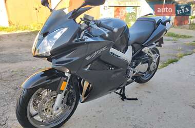 Мотоцикл Спорт-туризм Honda VFR 800F Interceptor 2008 в 