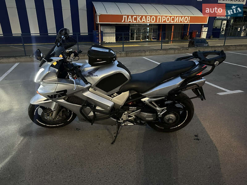 Мотоцикл Спорт-туризм Honda VFR 800F Interceptor 2002 в Тернополе