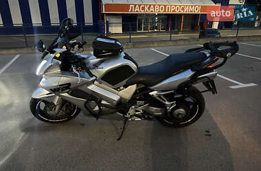 Мотоцикл Спорт-туризм Honda VFR 800F Interceptor 2002 в 