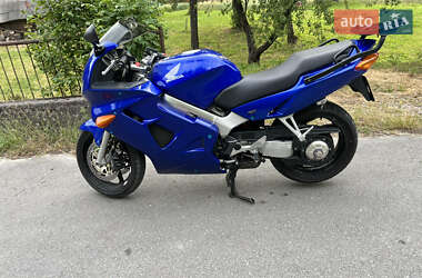 Мотоцикл Спорт-туризм Honda VFR 800F Interceptor 2001 в Старому Самборі