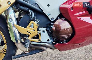 Мотоцикл Спорт-туризм Honda VFR 800F Interceptor 2003 в 