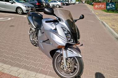 Мотоцикл Спорт-туризм Honda VFR 800F Interceptor 2005 в 
