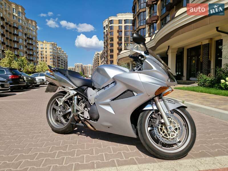 Honda VFR 800F Interceptor 2005
