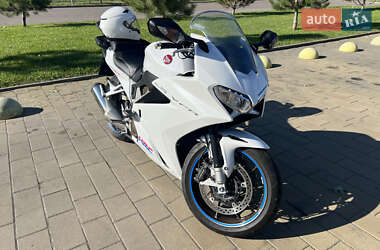 Мотоцикл Спорт-туризм Honda VFR 800F Interceptor 2016 в 