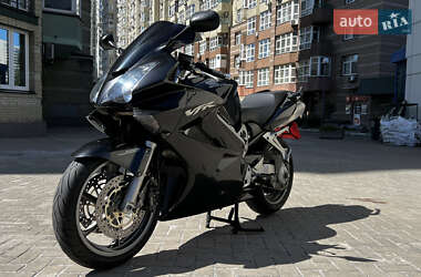 Мотоцикл Спорт-туризм Honda VFR 800F Interceptor 2006 в 