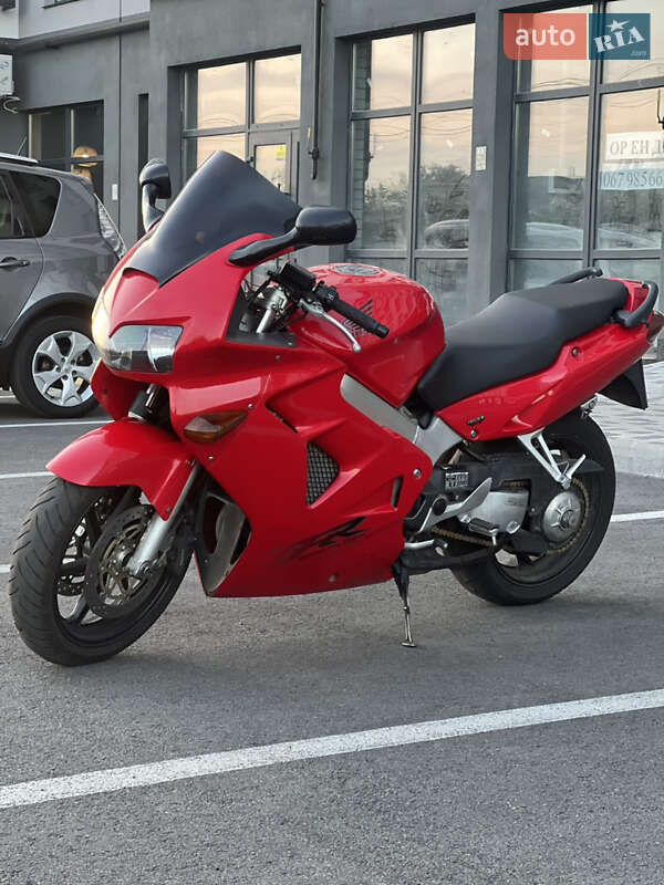 Мотоцикл Спорт-туризм Honda VFR 800F Interceptor 1999 в 