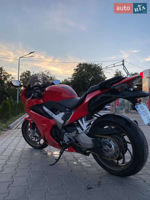 Мотоцикл Спорт-туризм Honda VFR 800F Interceptor 2015 в Тернополе фото 5 Мотоцикл Спорт-туризм Honda VFR 800F Interceptor 2015 в Тернополе