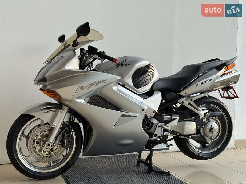 Мотоцикл Спорт-туризм Honda VFR 800F Interceptor 2004 в Києві фото 7 Мотоцикл Спорт-туризм Honda VFR 800F Interceptor 2004 в Києві