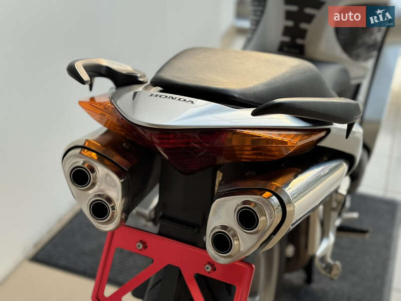 Мотоцикл Спорт-туризм Honda VFR 800F Interceptor 2004 в Києві фото 20 Мотоцикл Спорт-туризм Honda VFR 800F Interceptor 2004 в Києві