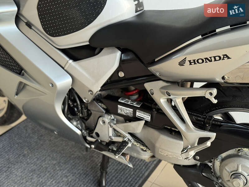 Мотоцикл Спорт-туризм Honda VFR 800F Interceptor 2004 в Киеве