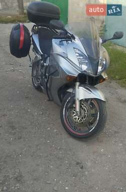 Мотоцикл Спорт-туризм Honda VFR 800F Interceptor 2004 в 