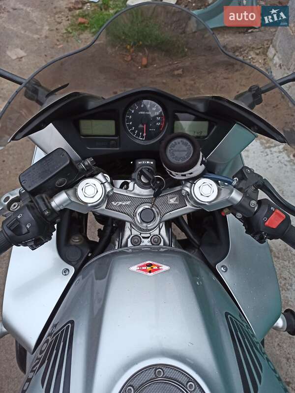 Мотоцикл Спорт-туризм Honda VFR 800F Interceptor 2004 в Бердичеві