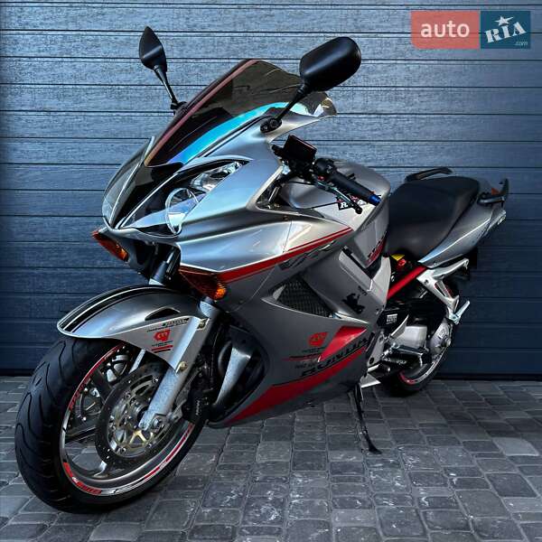 Мотоцикл Спорт-туризм Honda VFR 800F Interceptor 2006 в Белой Церкви фото 3 Мотоцикл Спорт-туризм Honda VFR 800F Interceptor 2006 в Белой Церкви