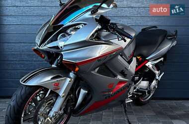 Мотоцикл Спорт-туризм Honda VFR 800F Interceptor 2006 в 