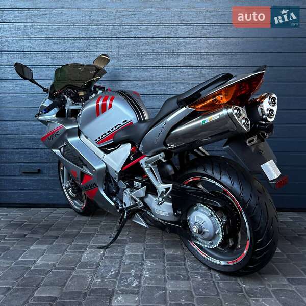 Мотоцикл Спорт-туризм Honda VFR 800F Interceptor 2006 в Белой Церкви фото 7 Мотоцикл Спорт-туризм Honda VFR 800F Interceptor 2006 в Белой Церкви