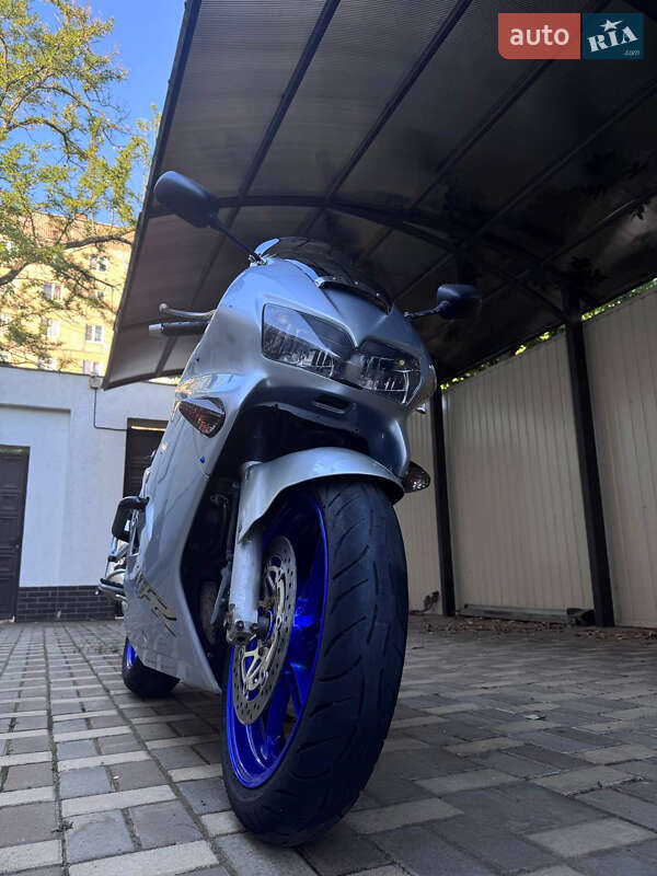 Мотоцикл Спорт-туризм Honda VFR 800F Interceptor 1998 в Николаеве