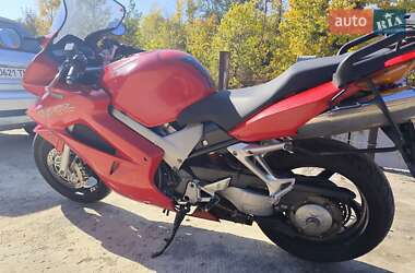 Мотоцикл Спорт-туризм Honda VFR 800F Interceptor 2004 в 