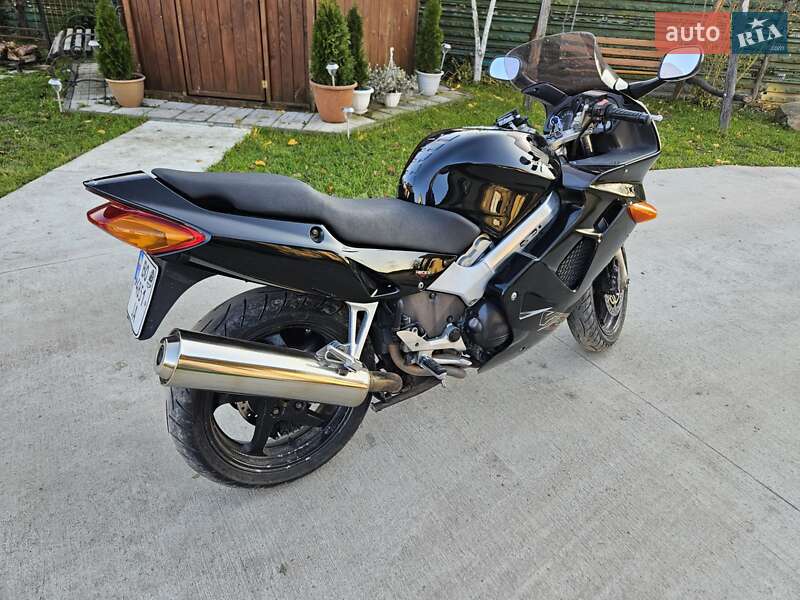Мотоцикл Спорт-туризм Honda VFR 800F Interceptor 1999 в Радехове фото 10 Мотоцикл Спорт-туризм Honda VFR 800F Interceptor 1999 в Радехове