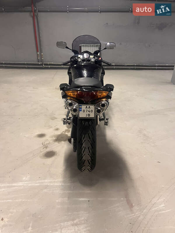 Мотоцикл Спорт-туризм Honda VFR 800F Interceptor 2002 в Киеве фото 10 Мотоцикл Спорт-туризм Honda VFR 800F Interceptor 2002 в Киеве