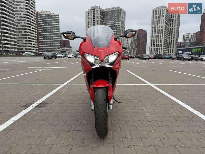 Мотоцикл Спорт-туризм Honda VFR 800F Interceptor 2015 в Києві фото 2 Мотоцикл Спорт-туризм Honda VFR 800F Interceptor 2015 в Києві