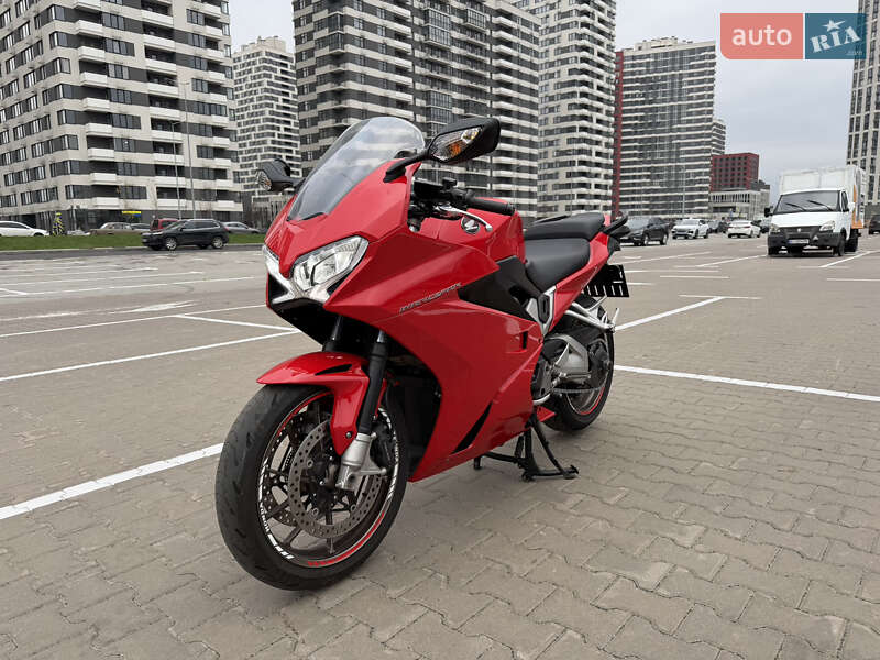 Мотоцикл Спорт-туризм Honda VFR 800F Interceptor 2015 в Києві фото 6 Мотоцикл Спорт-туризм Honda VFR 800F Interceptor 2015 в Києві