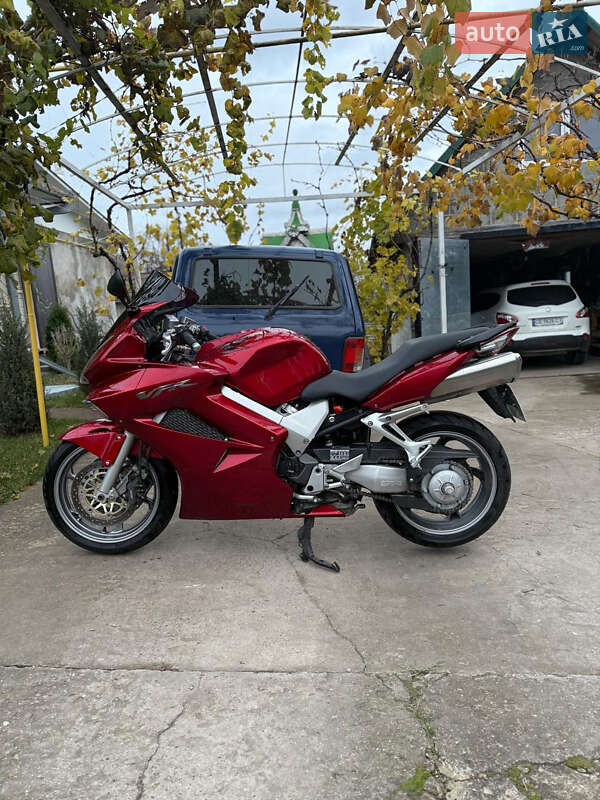 Мотоцикл Спорт-туризм Honda VFR 800F Interceptor 2006 в Кельменцах фото 4 Мотоцикл Спорт-туризм Honda VFR 800F Interceptor 2006 в Кельменцах