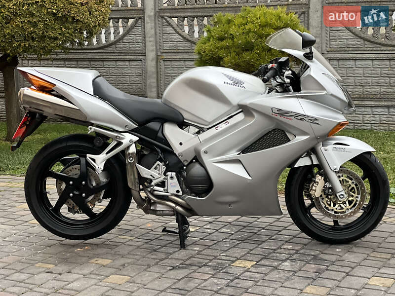 Honda VFR 800F Interceptor 2002